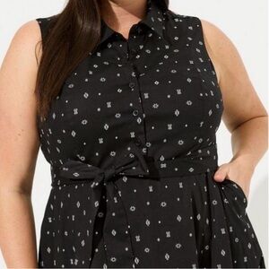 torrid Black Collared Poplin Shirtdress with Geo-Accent